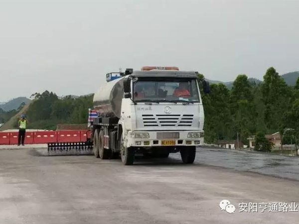 中秋月圓<div   id=